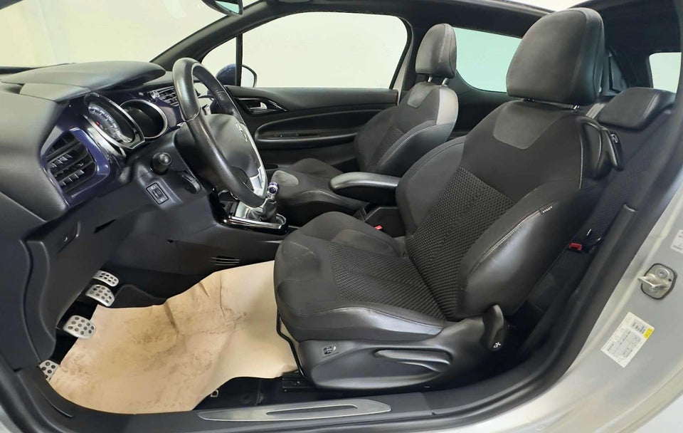Citroën DS3 1,2 VTi 82 Style Cabrio 2d