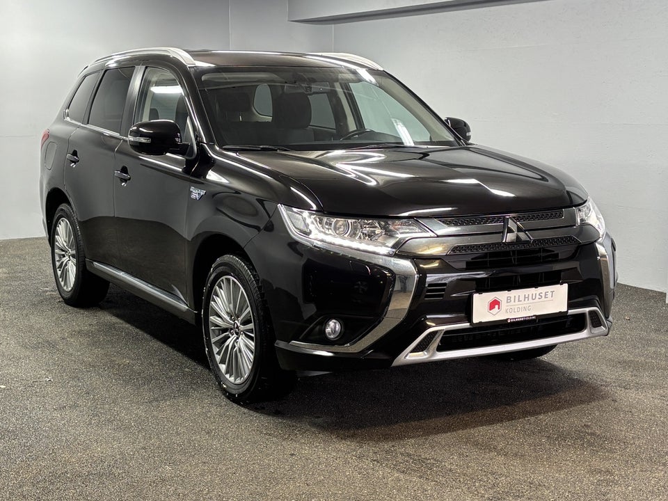 Mitsubishi Outlander 2,4 PHEV Inform CVT 4WD 5d