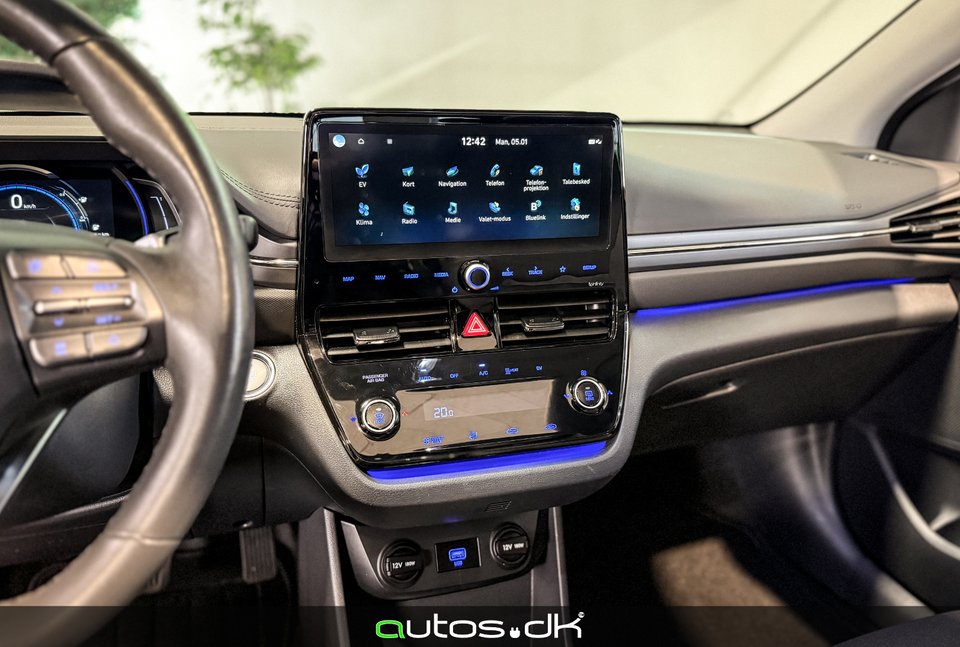 Hyundai Ioniq 40 EV Premium 5d