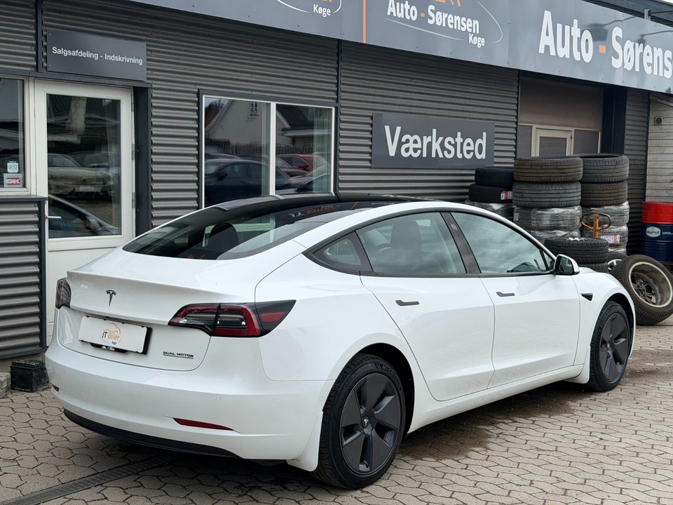 Tesla Model 3 Long Range AWD 4d