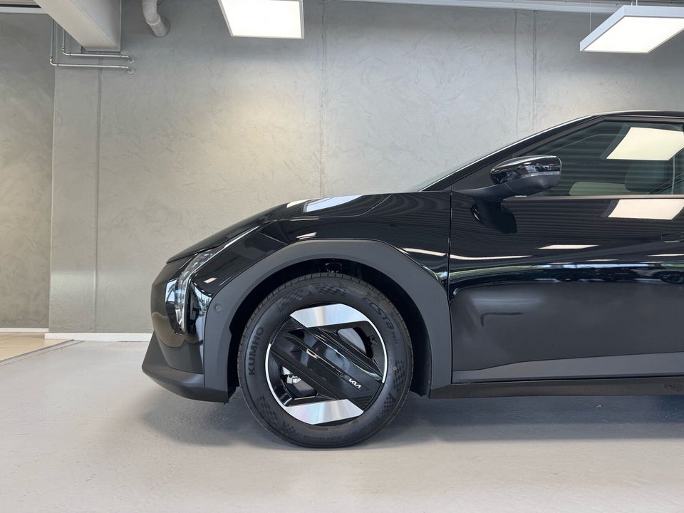 Kia EV4 81 Long Range Business Plus Fastback 4d