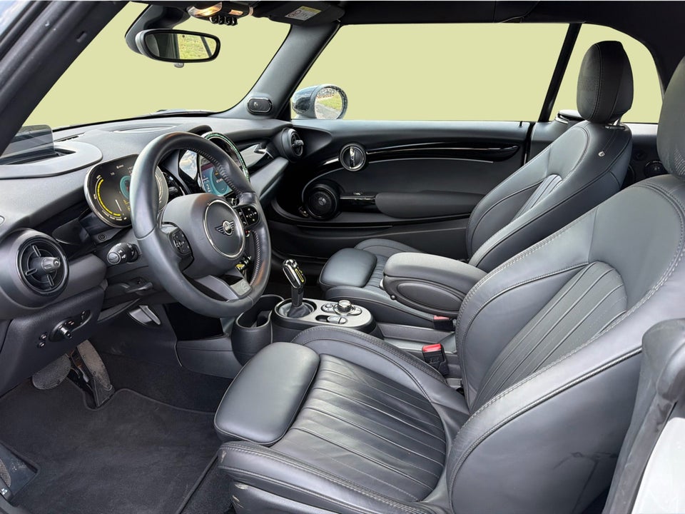 MINI Cooper SE Cabriolet 2d