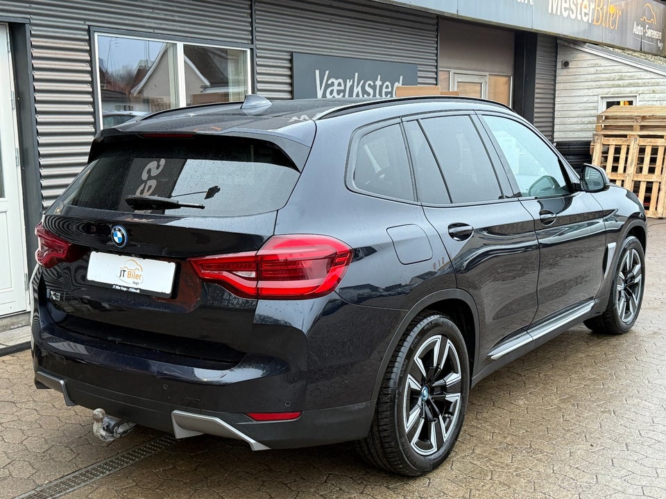 BMW iX3 Charged 5d