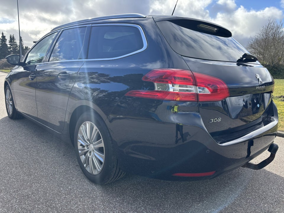 Peugeot 308 1,2 PureTech 130 Selection Sky SW 5d