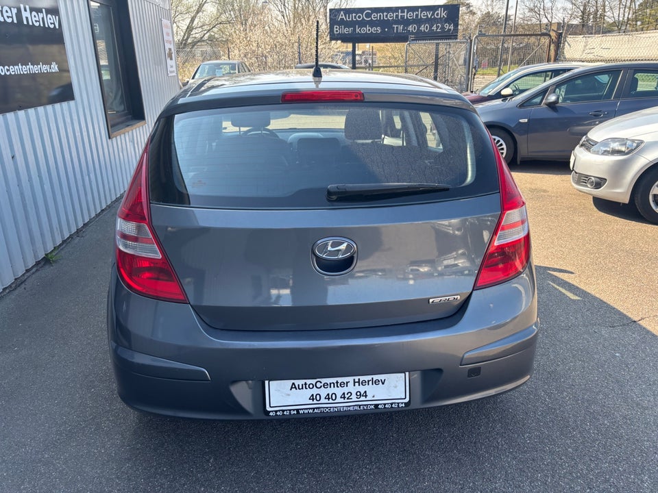 Hyundai i30 1,6 CRDi 90 Comfort 5d