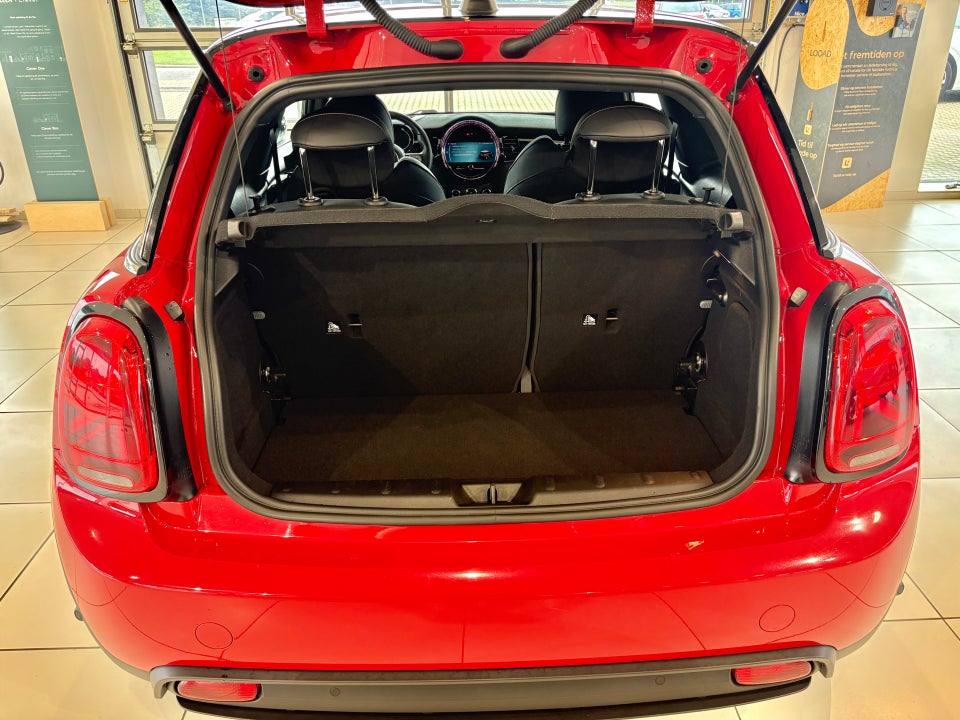 MINI Cooper SE Essential 3d