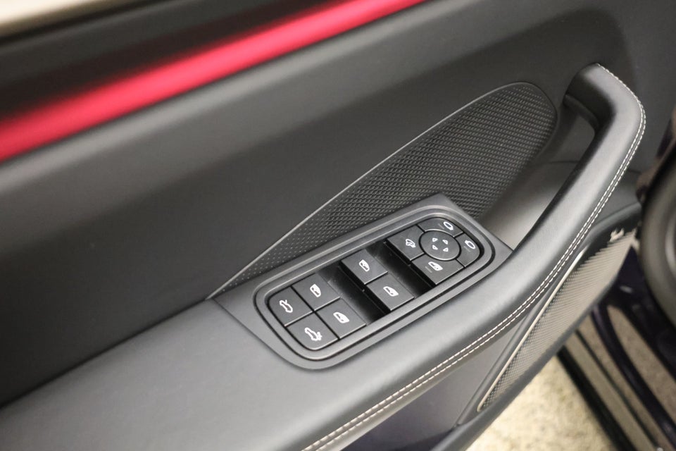 Porsche Macan Turbo 5d