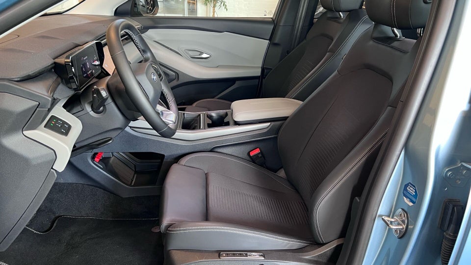 Ford Explorer 52 Select Standard Range 5d