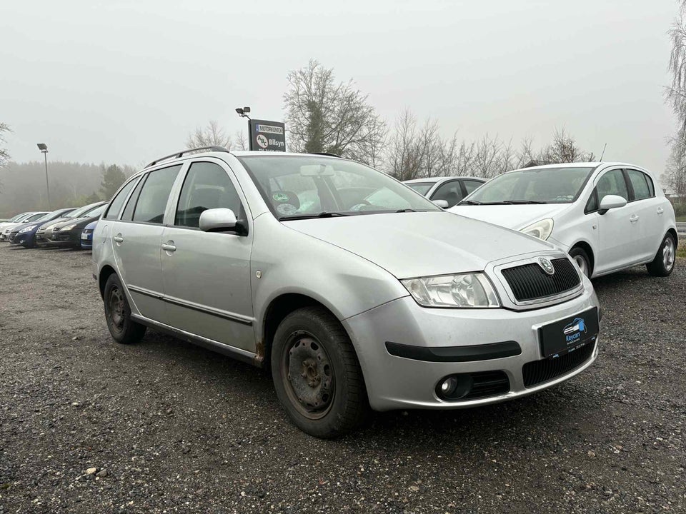 Skoda Fabia 1,4 16V 80 Ambiente Combi 5d