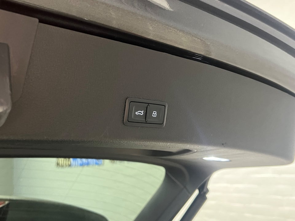 Audi Q8 e-tron 55 S-line quattro 5d