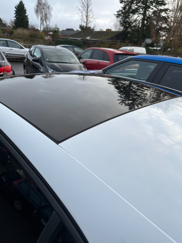 Peugeot 208 1,2 PureTech 100 Allure Sky 5d