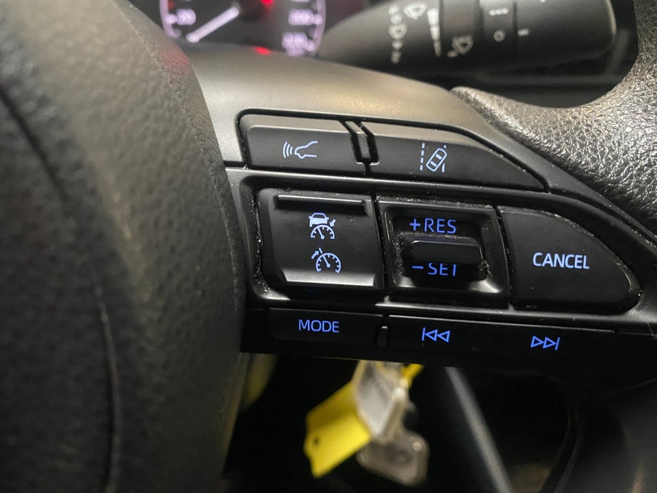 Toyota Yaris 1,0 Active 5d