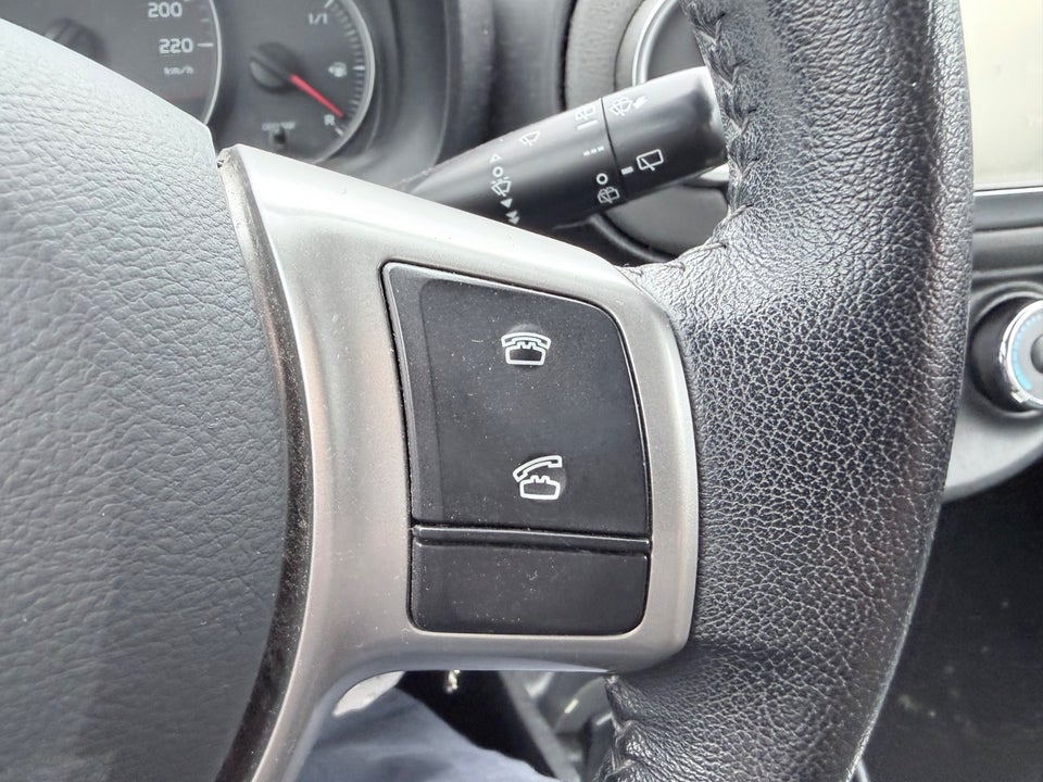 Toyota Yaris 1,3 VVT-i T2 5d
