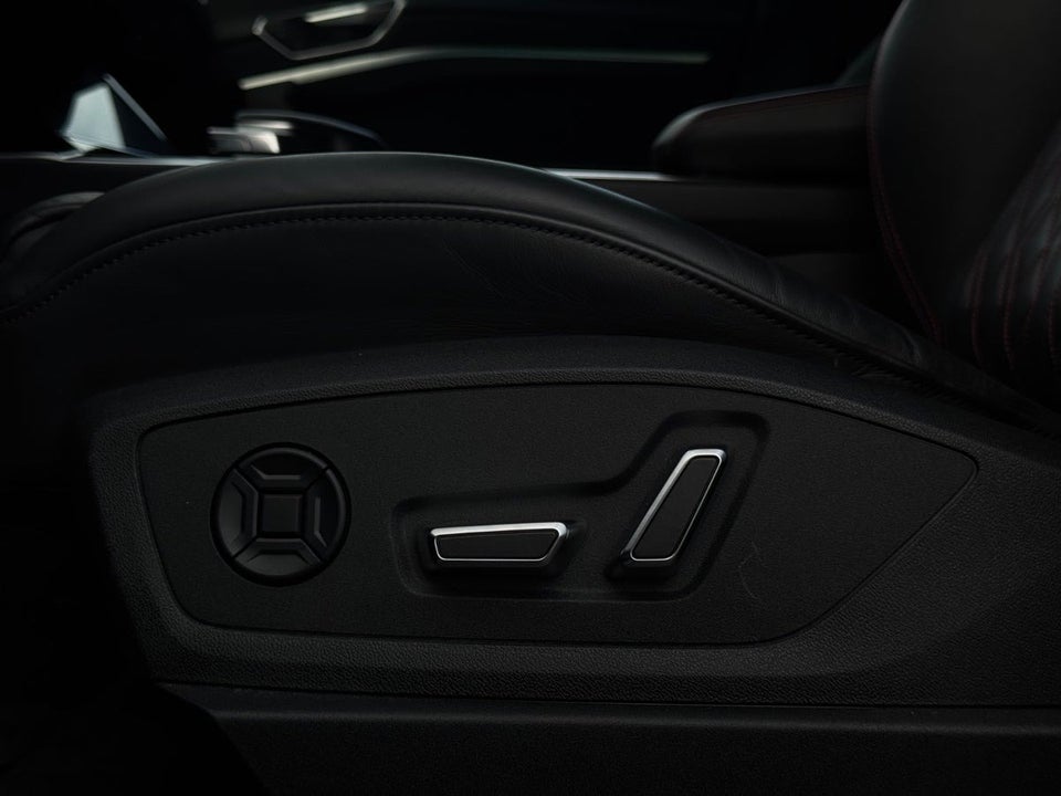 Audi Q8 e-tron 55 S-line Black Edition quattro 5d