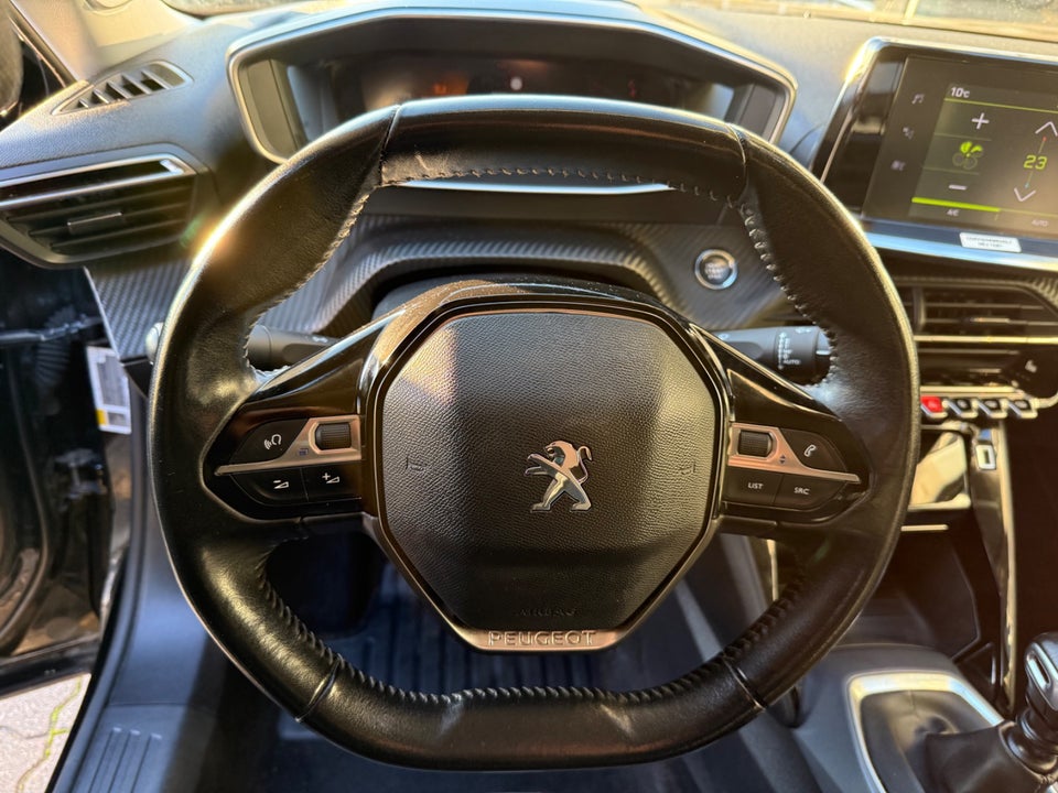 Peugeot 2008 1,5 BlueHDi 100 Allure Pack Van 5d