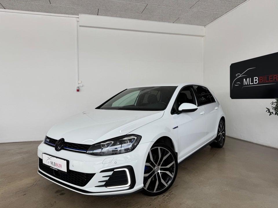 VW Golf VII 1,4 GTE DSG 5d