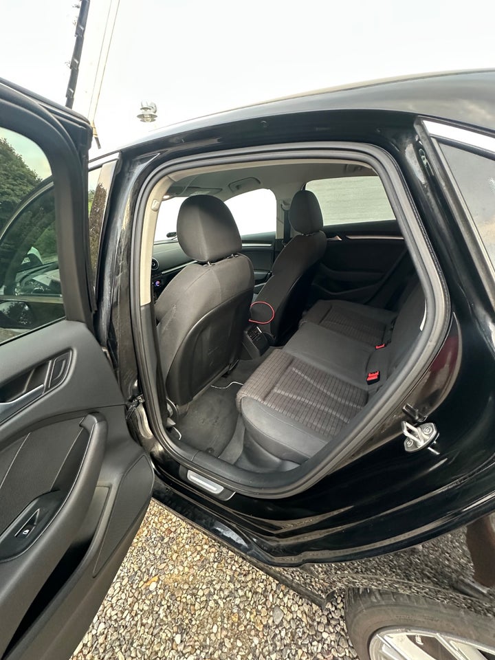 Audi A3 1,6 TDi 110 Ambition 4d