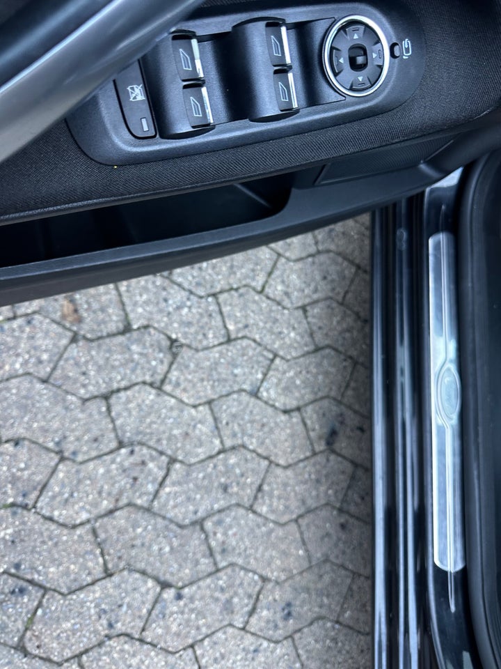 Ford Mondeo 2,3 Ghia stc. aut. 5d