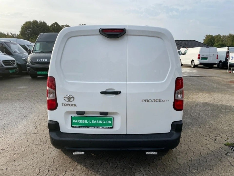 Toyota ProAce City 1,5 D 102 Medium Comfort 6d