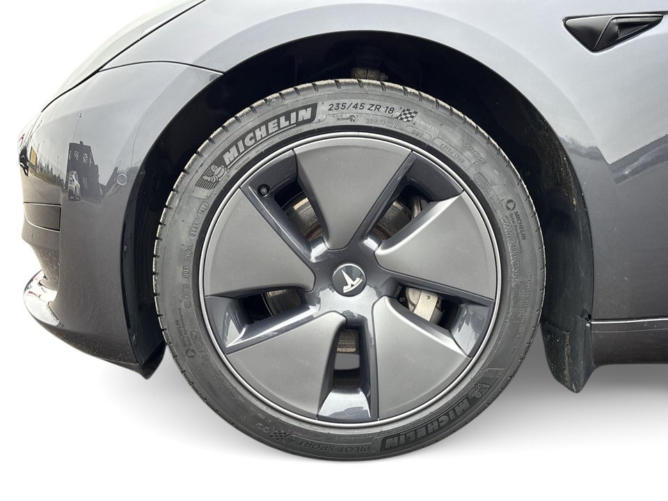Tesla Model 3 RWD 4d