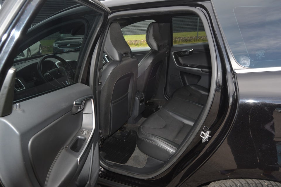 Volvo XC60 2,4 D4 190 Momentum aut. AWD 5d