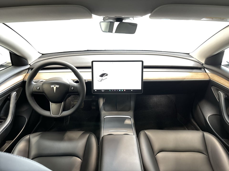 Tesla Model 3 Long Range AWD 4d