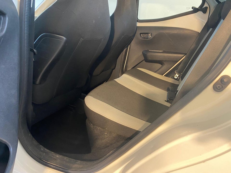 Toyota Aygo 1,0 VVT-i x-play 5d