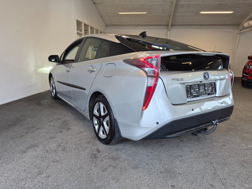 Toyota Prius 1,8 Hybrid H3 CVT 5d