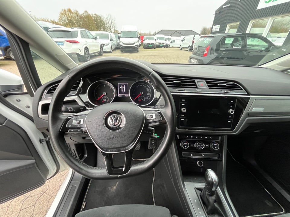 VW Touran 2,0 TDi 115 Highline DSG Van 5d