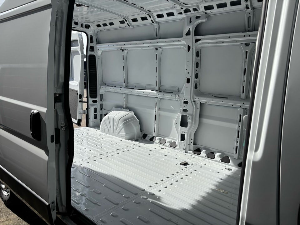 Fiat Ducato 35 Maxi 2,2 MJT 140 Kassevogn L3H2 Pro aut.