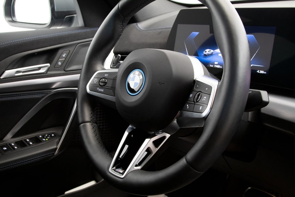 BMW iX2 eDrive20 Charged M-Sport 5d