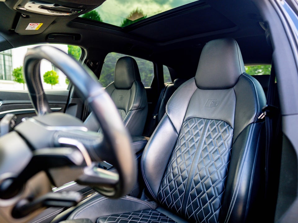 Audi e-tron 55 S-line quattro 5d