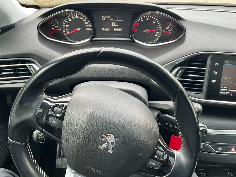 Peugeot 308 1,5 BlueHDi 130 Selection Sky SW 5d