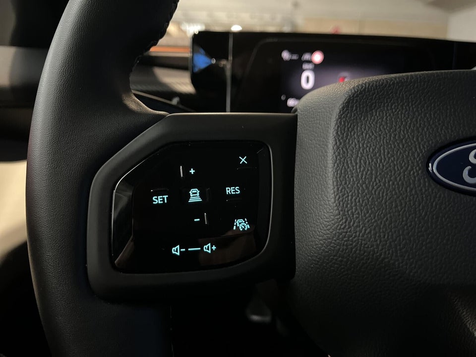 Ford Explorer 84 Premium Extended Range AWD 5d