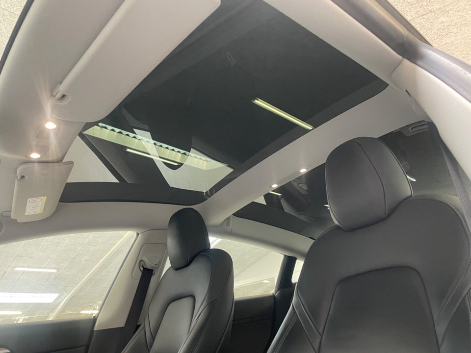 Tesla Model 3 Long Range AWD 4d