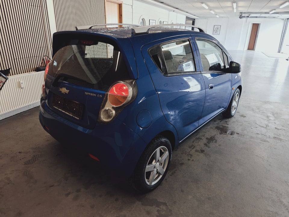 Chevrolet Spark 1,0 LE 5d