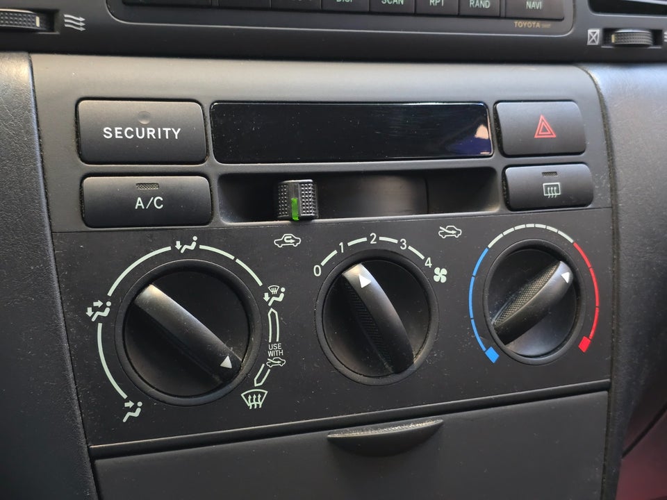 Toyota Corolla 1,6 Terra 5d