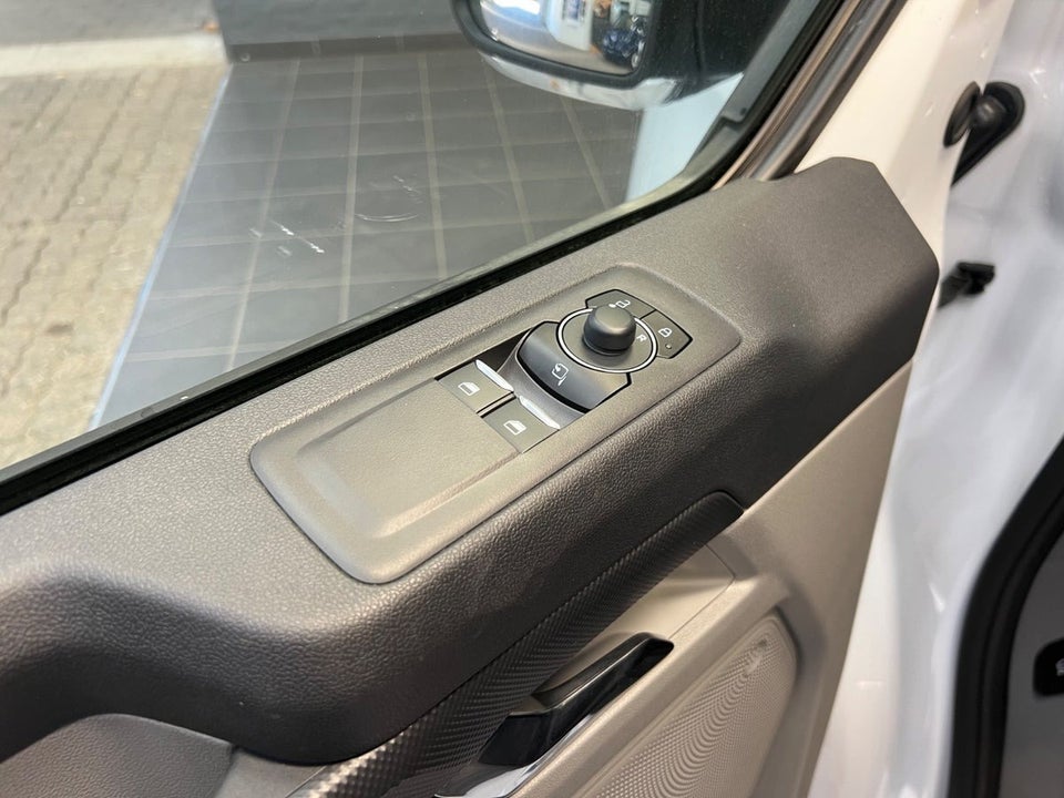 Ford E-Transit Custom Kombi 320 L1 71 Limited