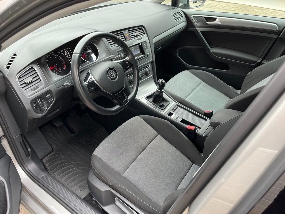 VW Golf VII 1,2 TSi 105 Trendline Variant BMT 5d