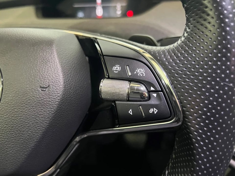 Skoda Enyaq 80 iV Plus Loft 5d