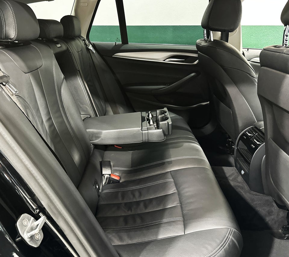 BMW 520d 2,0 Touring Connected aut. 5d