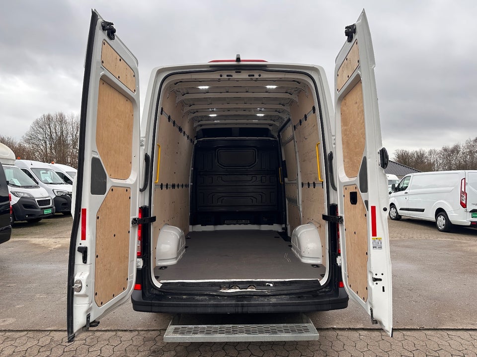 VW Crafter 35 2,0 TDi 140 Kassevogn L3H2