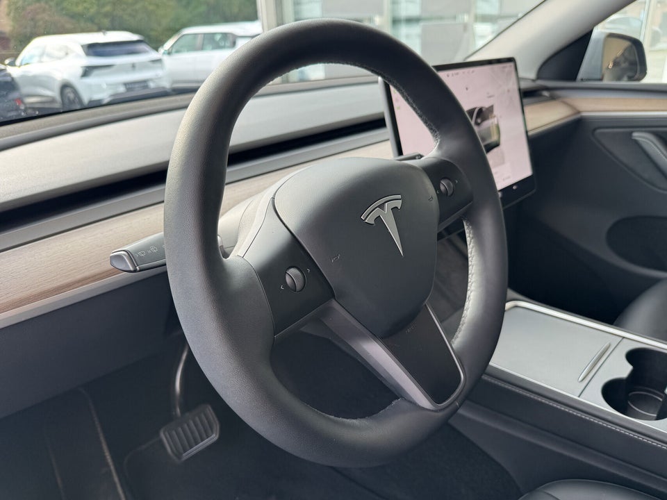 Tesla Model Y Long Range RWD 5d