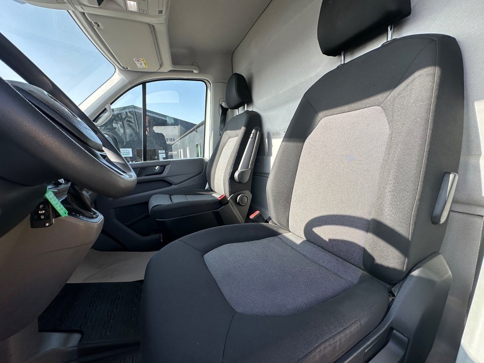 VW Crafter 35 2,0 TDi 177 Kassevogn L3H2 aut.