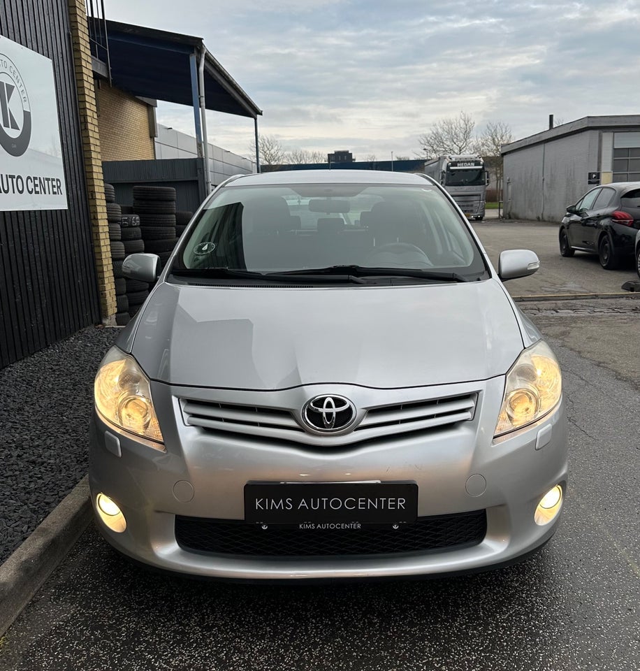 Toyota Auris 1,3 T2 5d