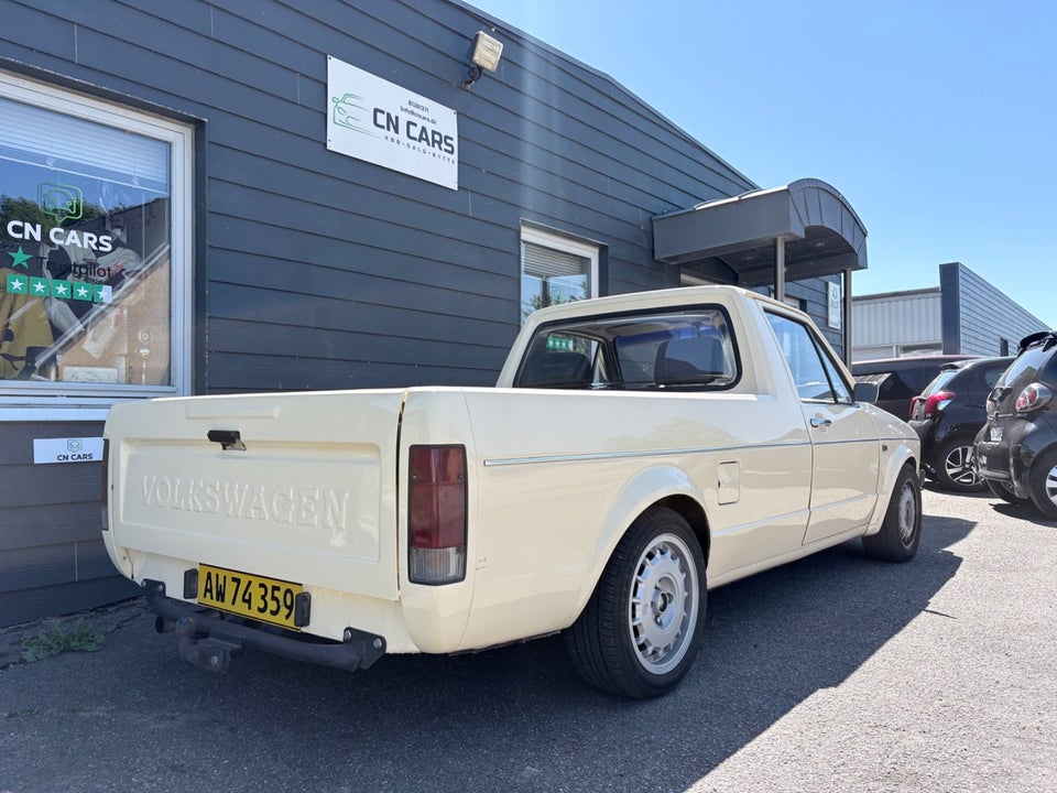 VW Caddy 1,8 Pick-up 2d