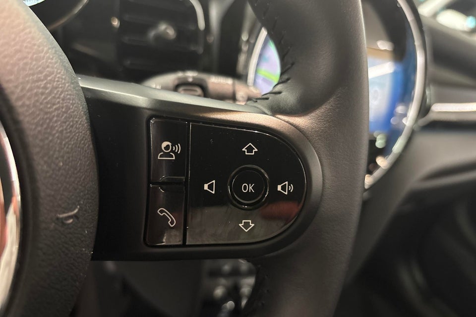 MINI Cooper SE Essential 3d