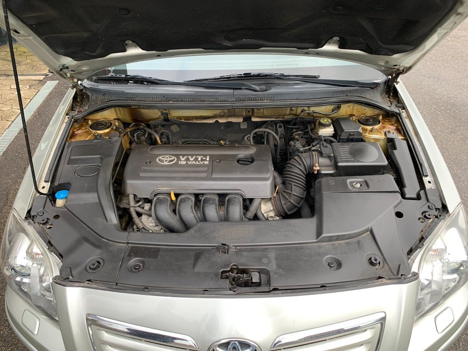 Toyota Avensis 1,8 VVT-i Sol 4d