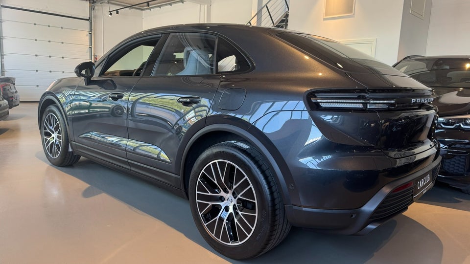 Porsche Macan 4 5d