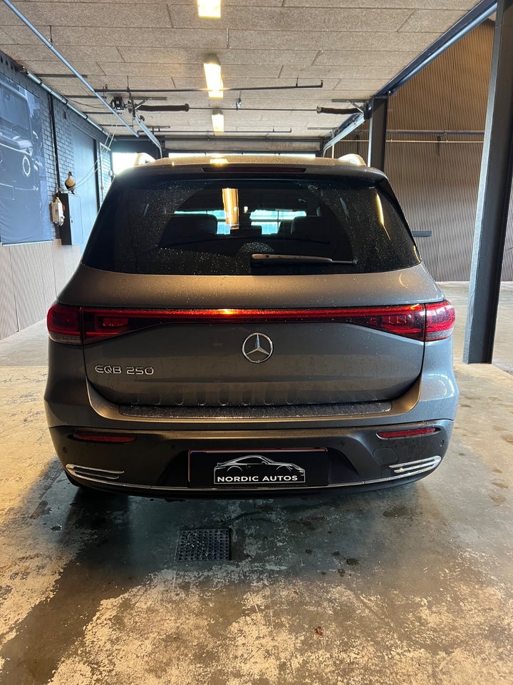 Mercedes EQB250 Progressive 7prs 5d